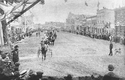 1905PARADE.JPG